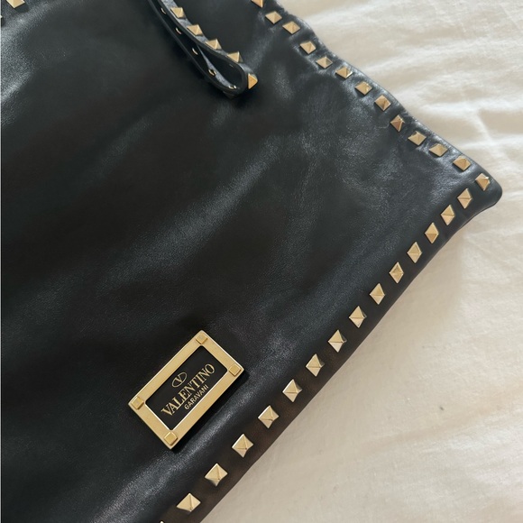 Valentino Rocktstud Vitello Oversized Clutch with wrist strap - Picture 6 of 10